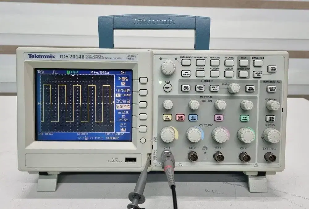 Tektronix TDS 2014B 오실로스코프